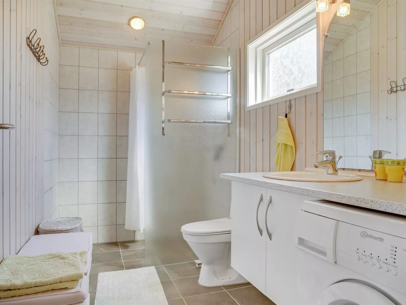 "Hubert" - 150m from the sea-Binnen