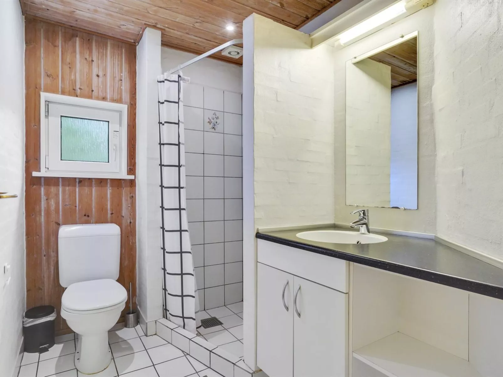 "Elika" - 900m to the fjord-Binnen