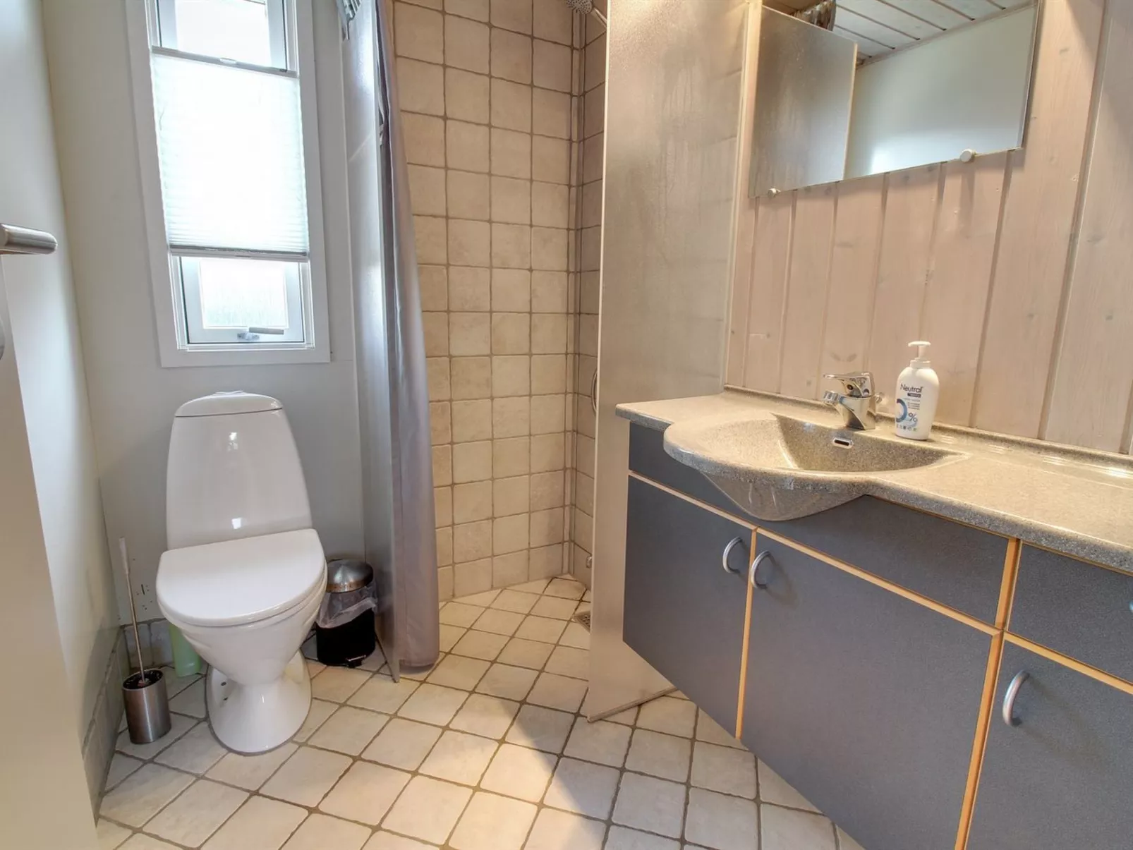 "Maika" - 800m to the fjord-Binnen