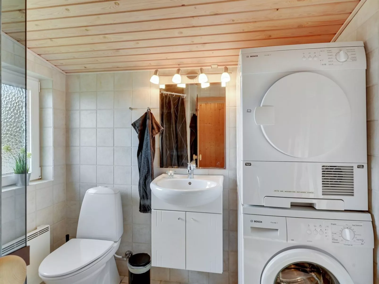 "Shalez" -  from the sea-Binnen