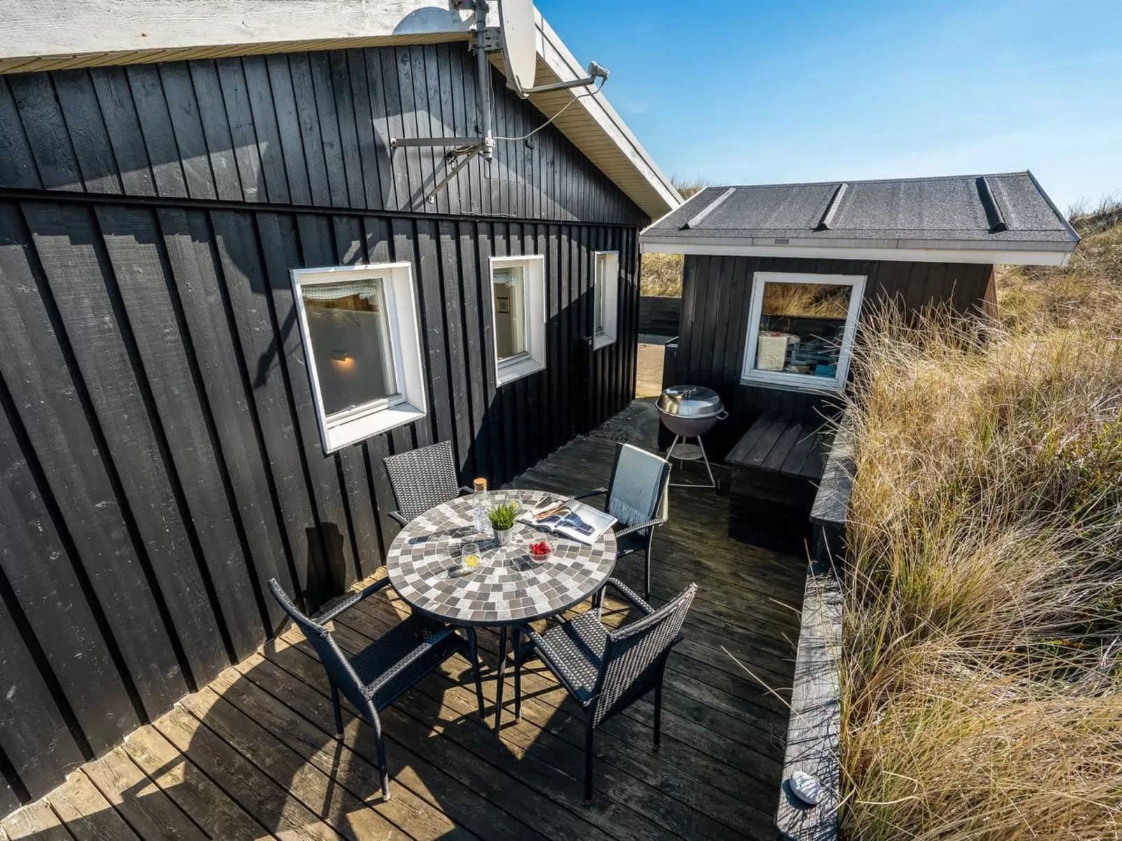 "Vina" - 200m to the fjord-Buiten