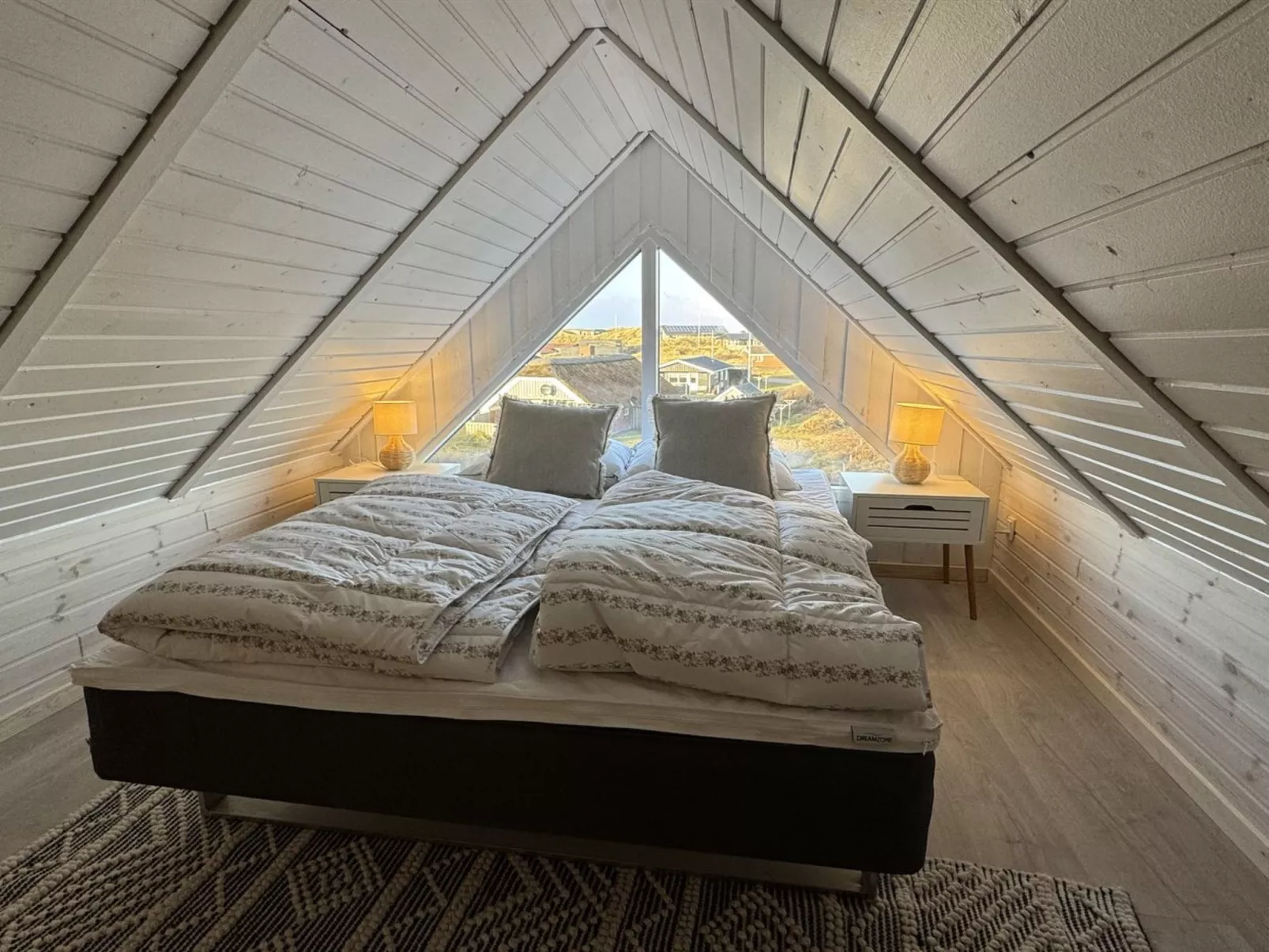 "Edvard" - 400m from the sea-Binnen