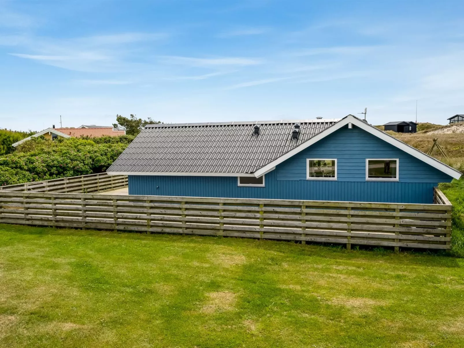 "Valia" - 400m to the fjord-Buiten