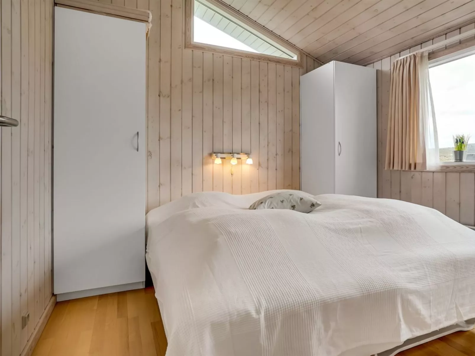 "Gilbert" - 96m from the sea-Binnen