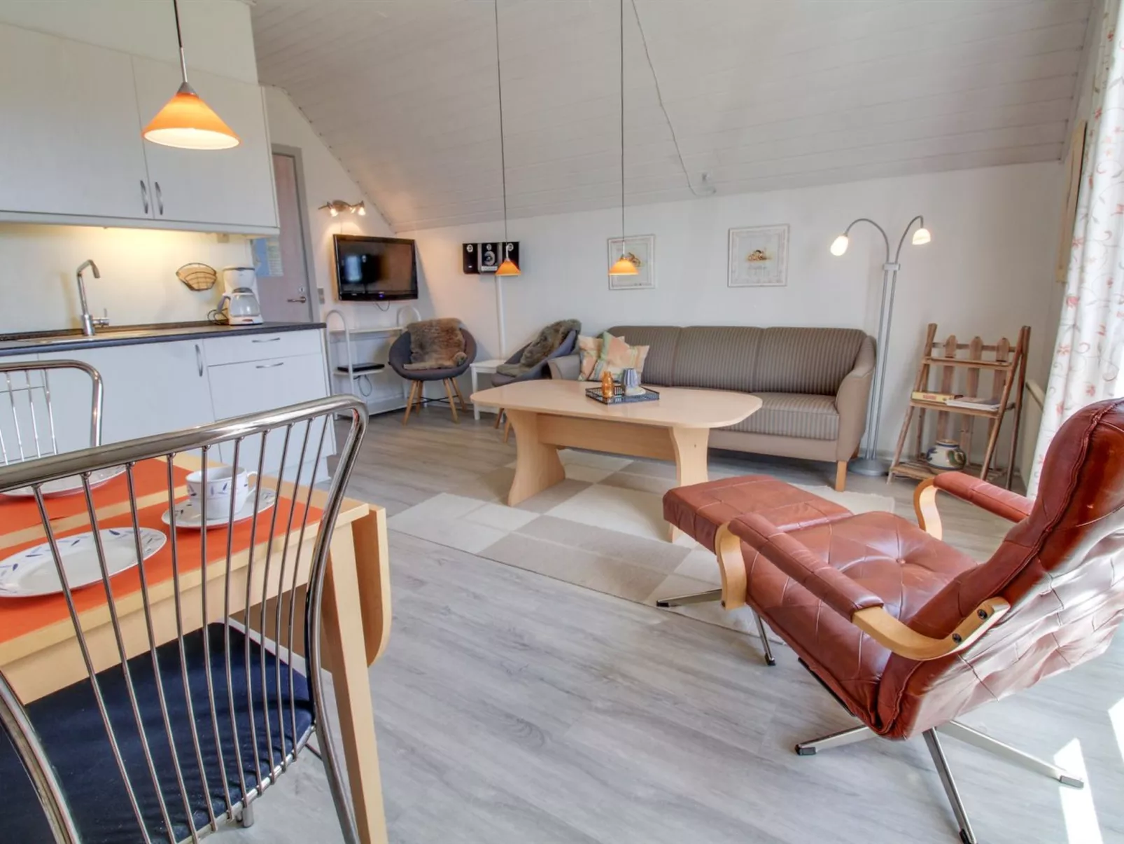 "Rauha" - 2.3km from the sea-Binnen