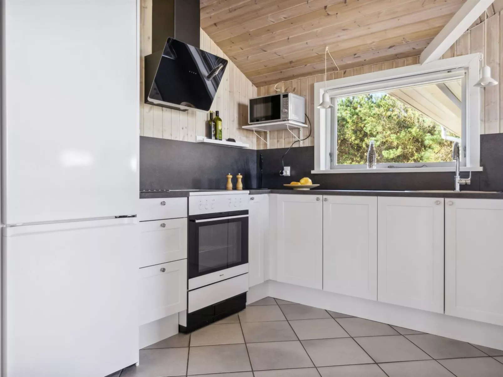 "Øde" - 350m from the sea-Binnen