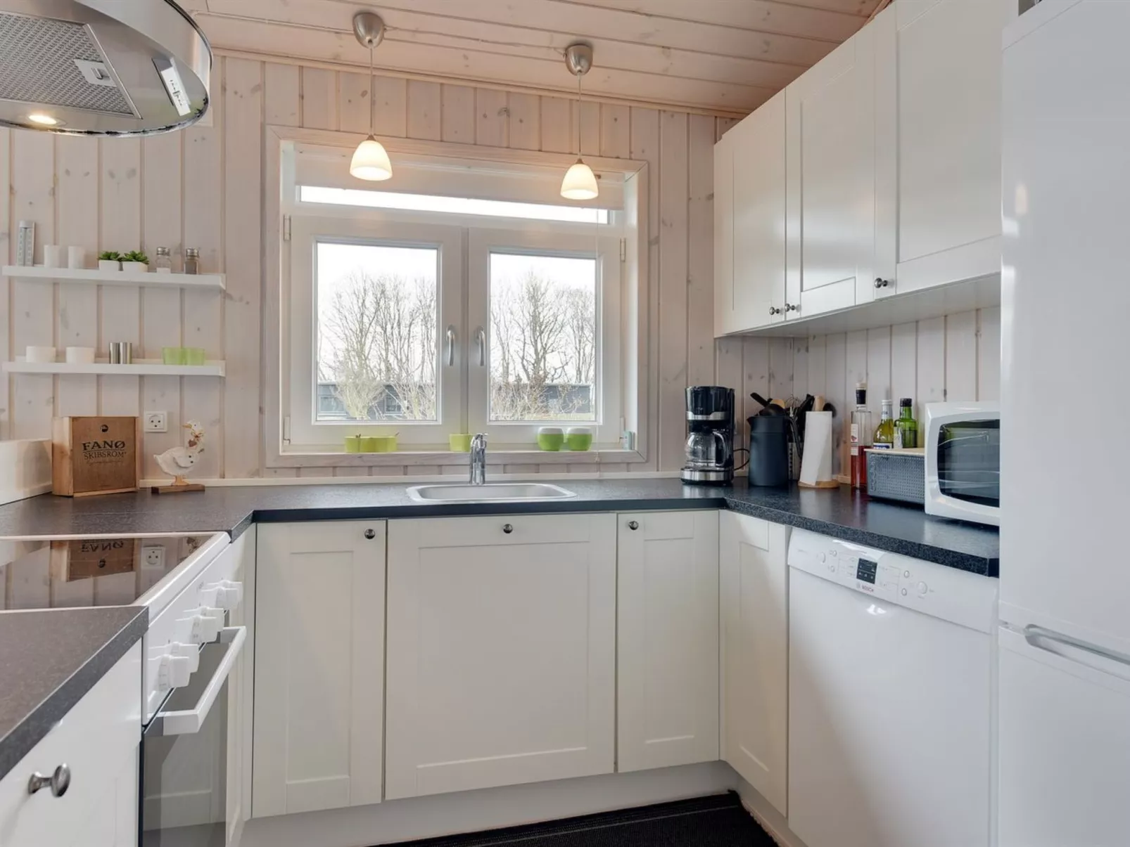 "Darja" - 300m from the sea-Binnen