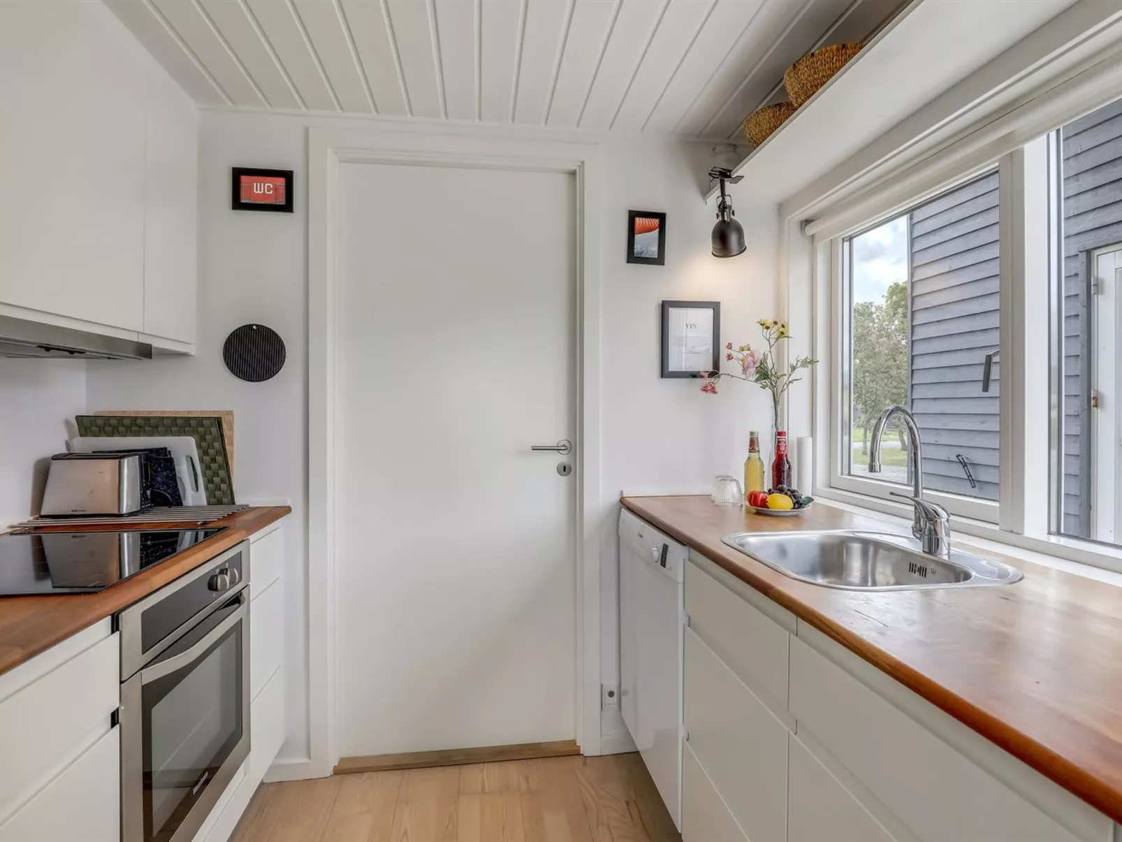 "Helemine" - 2.8km from the sea-Binnen