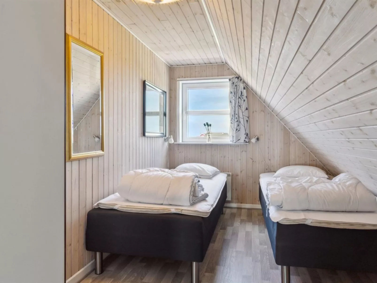 "Andor" - 500m from the sea-Binnen