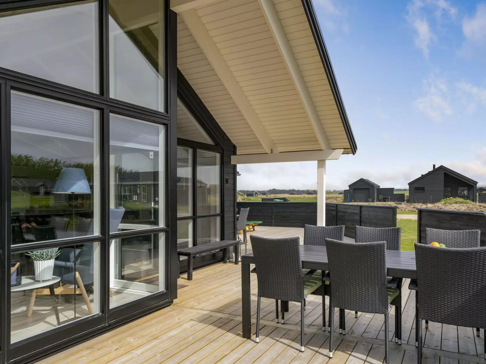 "Ina" - 1.2km from the sea-Buiten