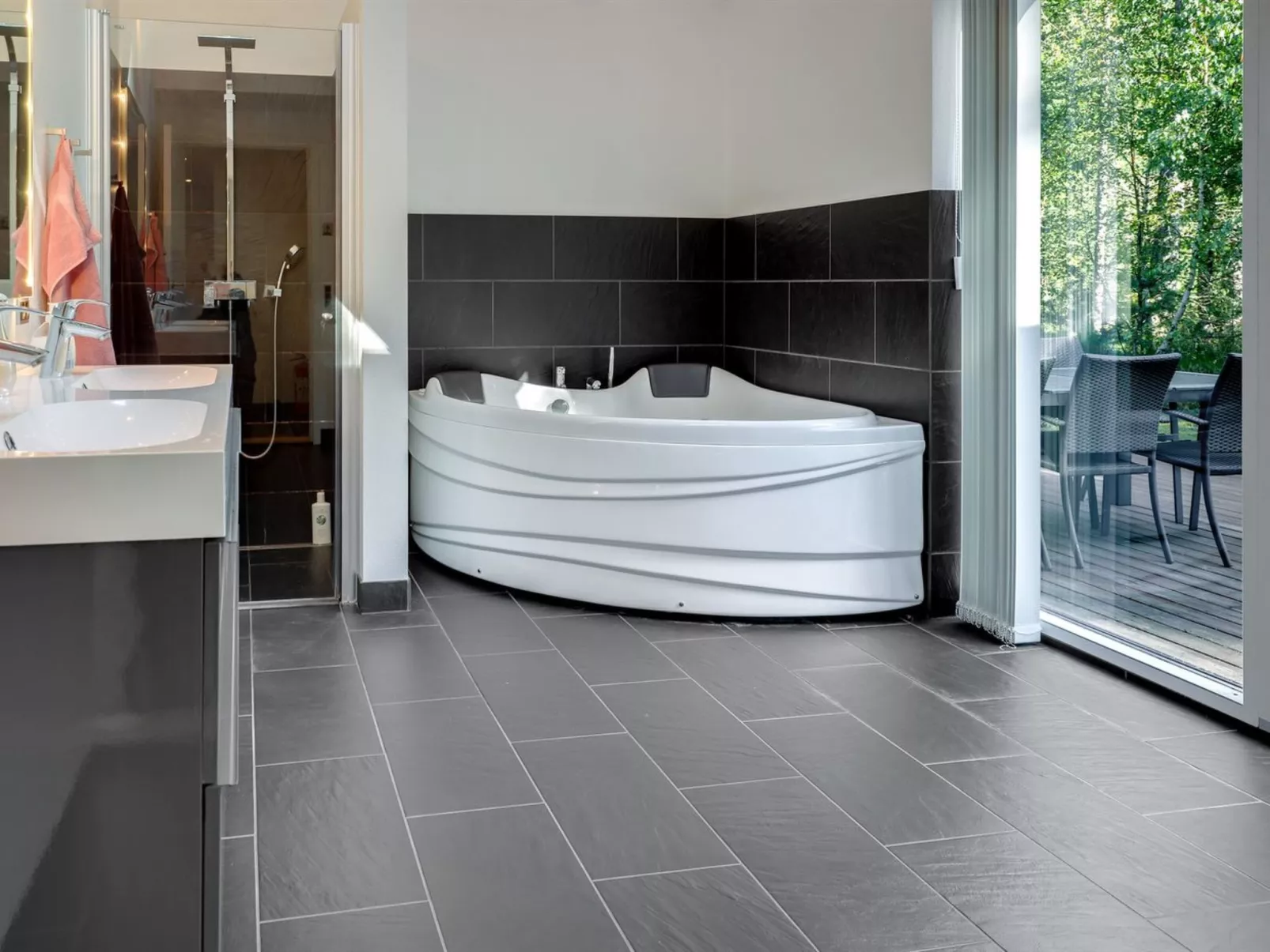 "Elza" - 800m from the sea-Binnen