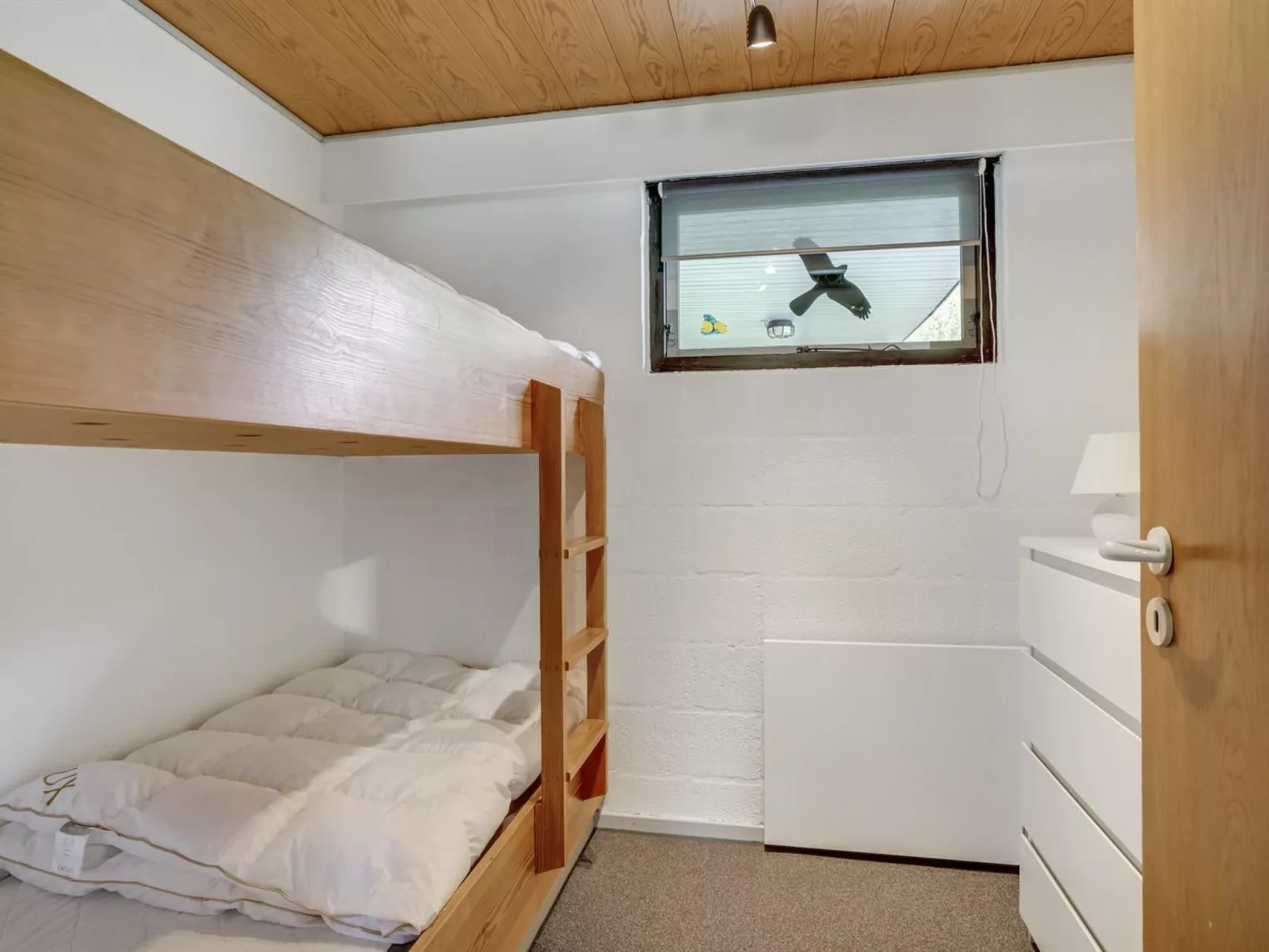 "Yak" - 350m from the sea-Binnen