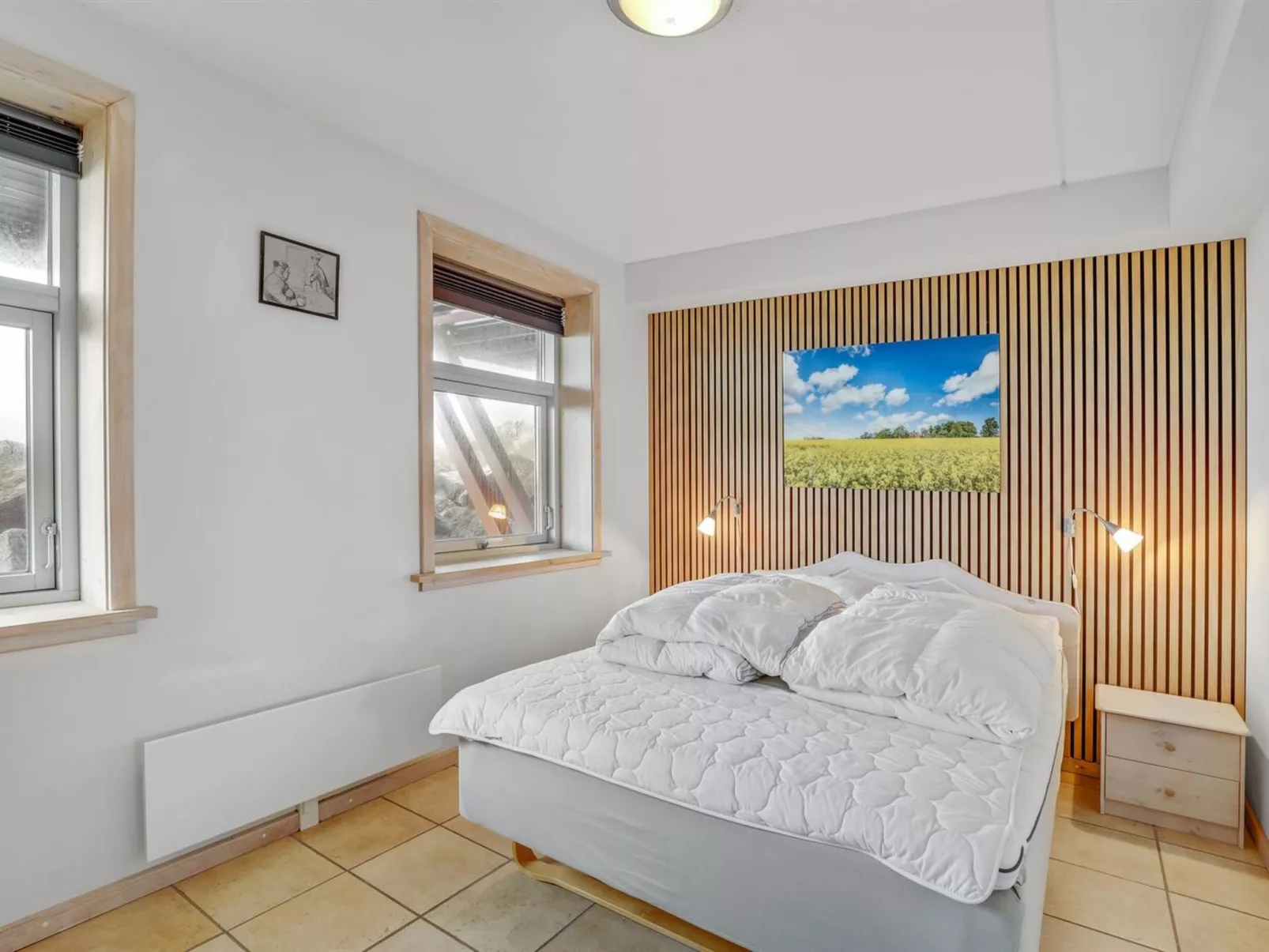 "Halldora" - 10m from the sea-Binnen