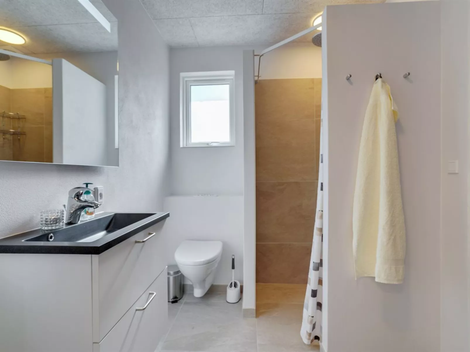 "Alvhild" -  from the sea-Binnen