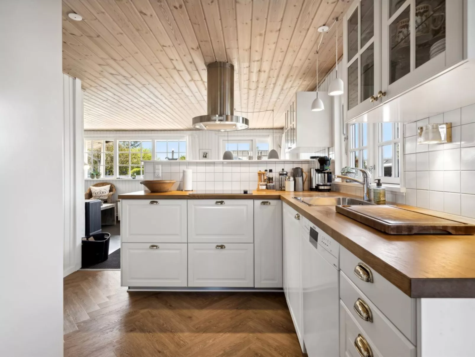 "Ekatarina" - 125m from the sea-Binnen