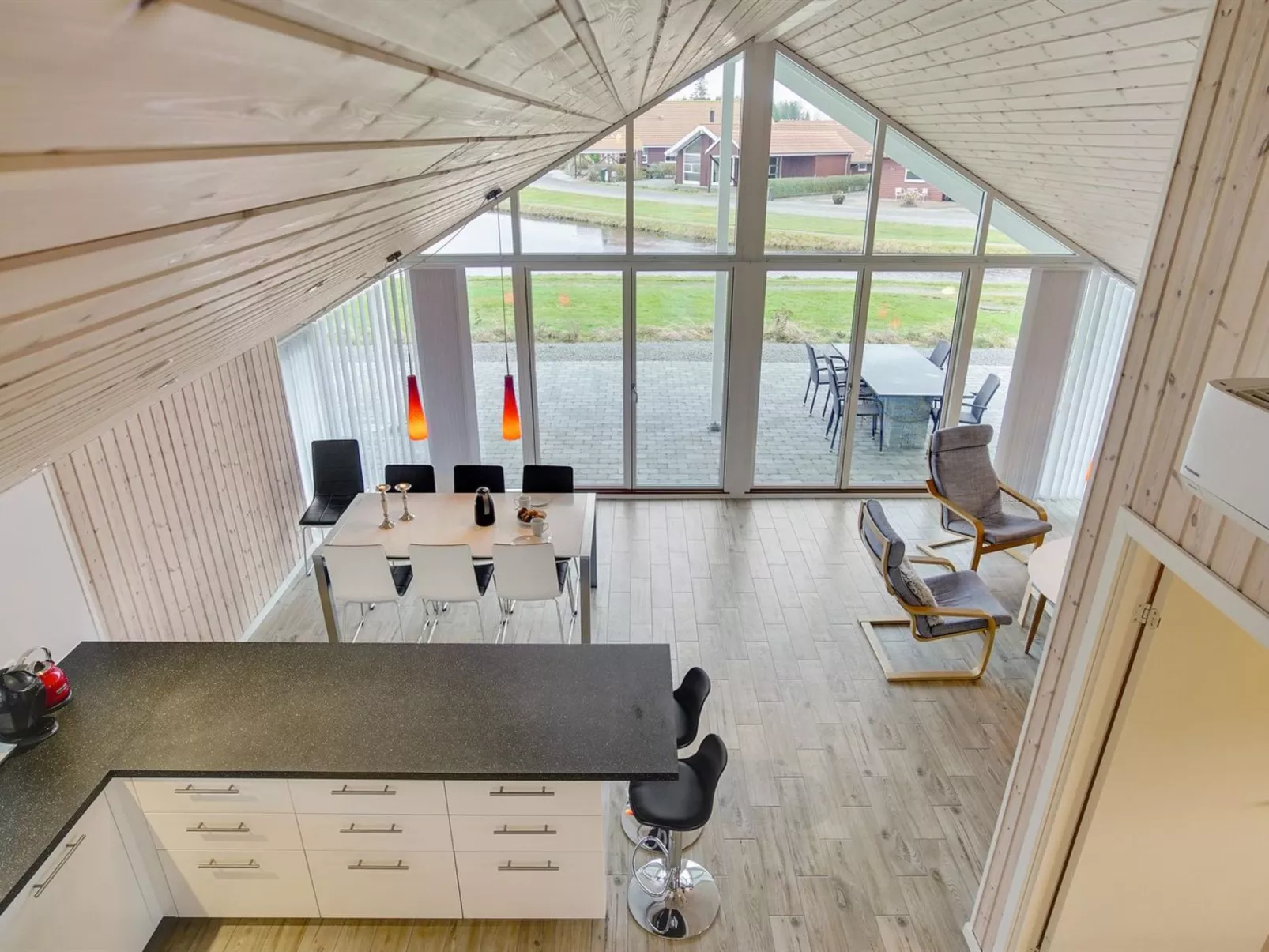 "Domi" - 1.2km from the sea-Binnen