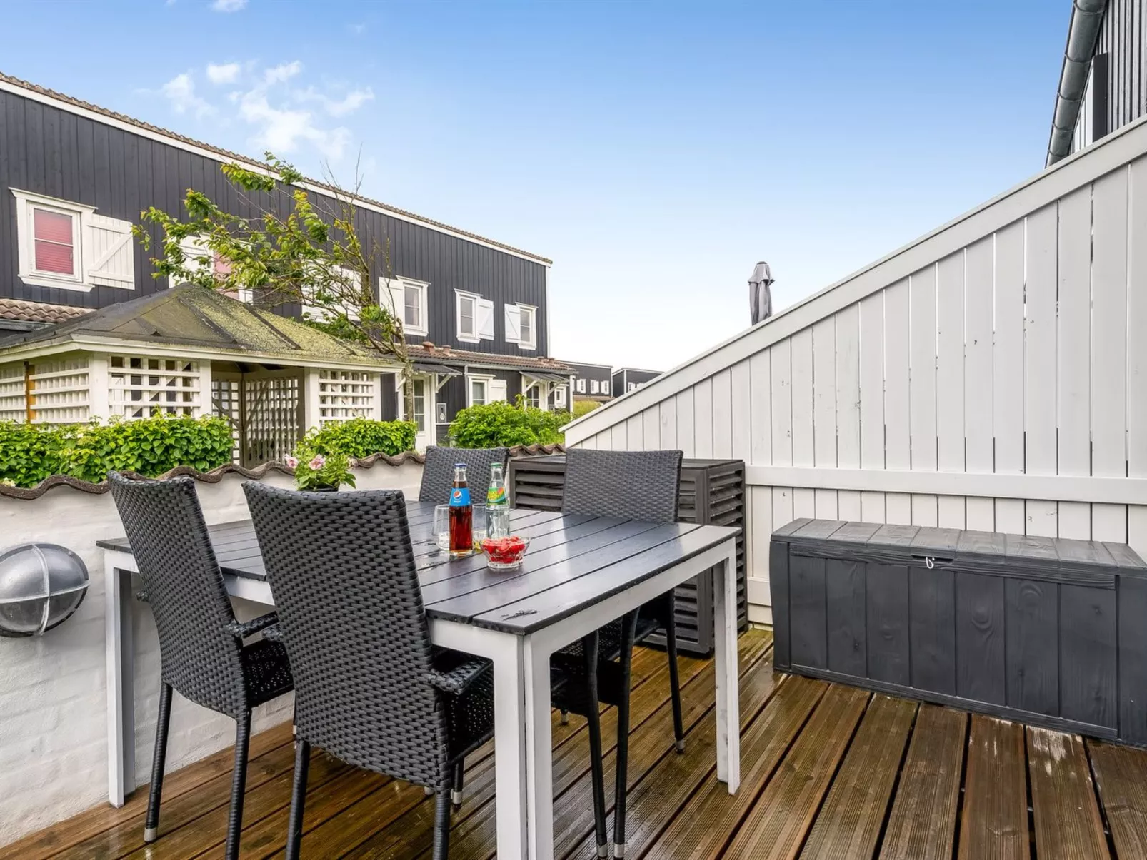 "Hermanda" - 100m to the fjord-Buiten