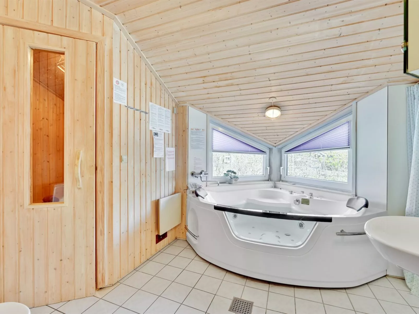 "Landuin" - 230m from the sea-Binnen