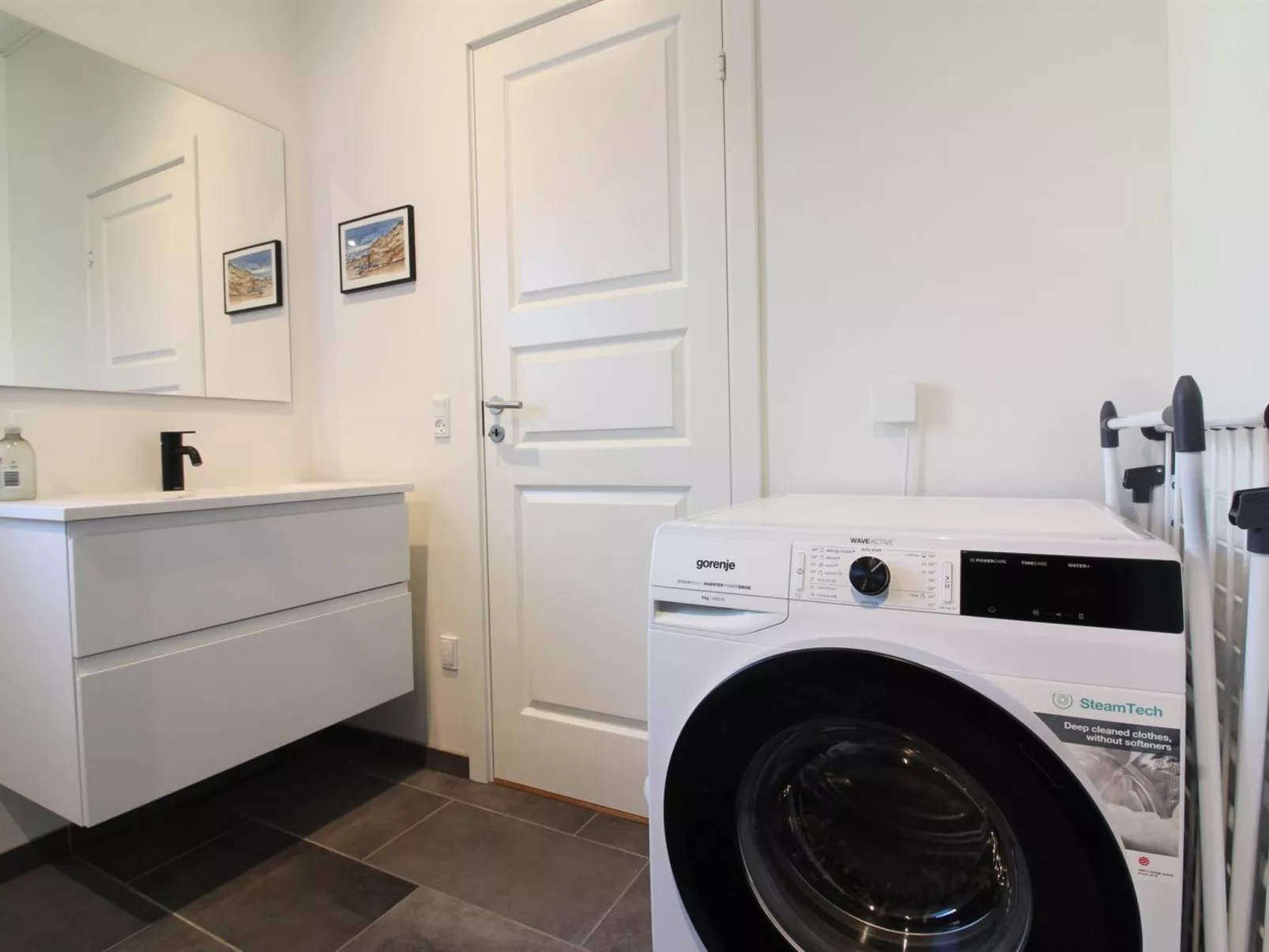 "Kamp" - 700m from the sea-Binnen