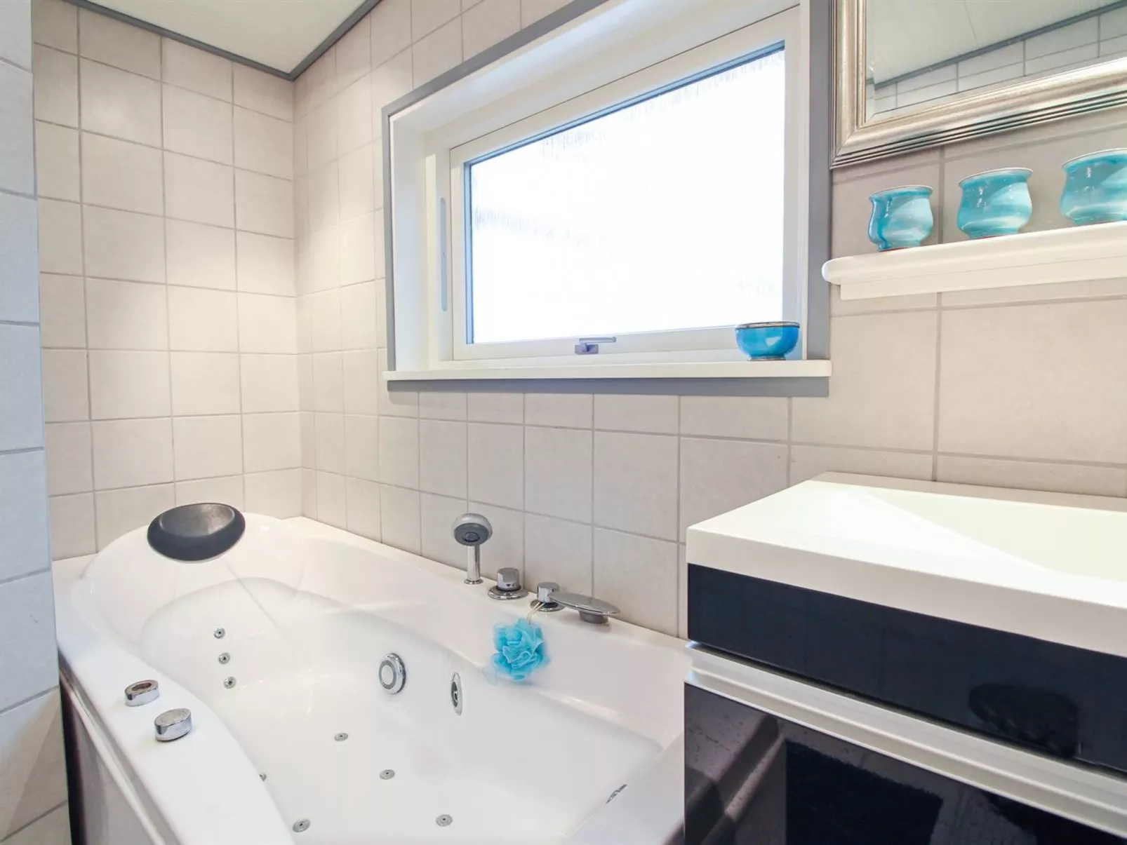 "Editha" - 800m from the sea-Binnen