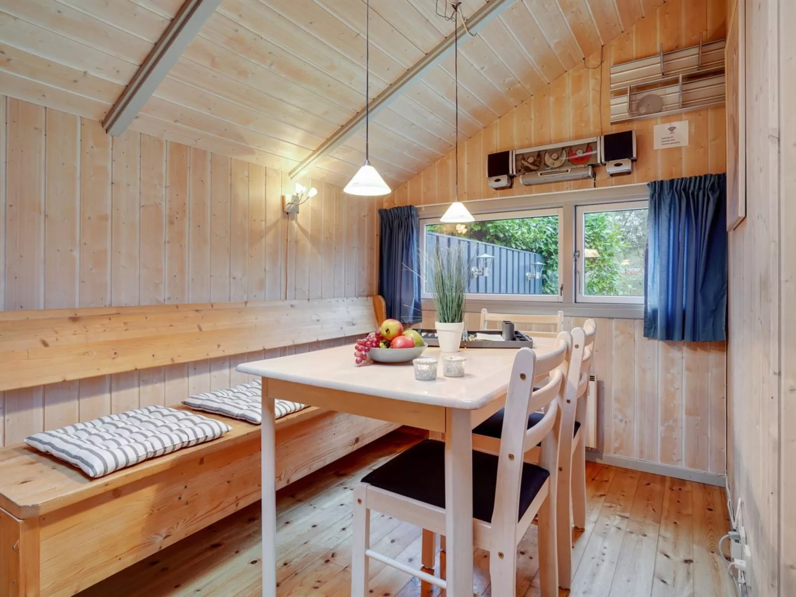 "Athislus" - 30km from the sea-Binnen