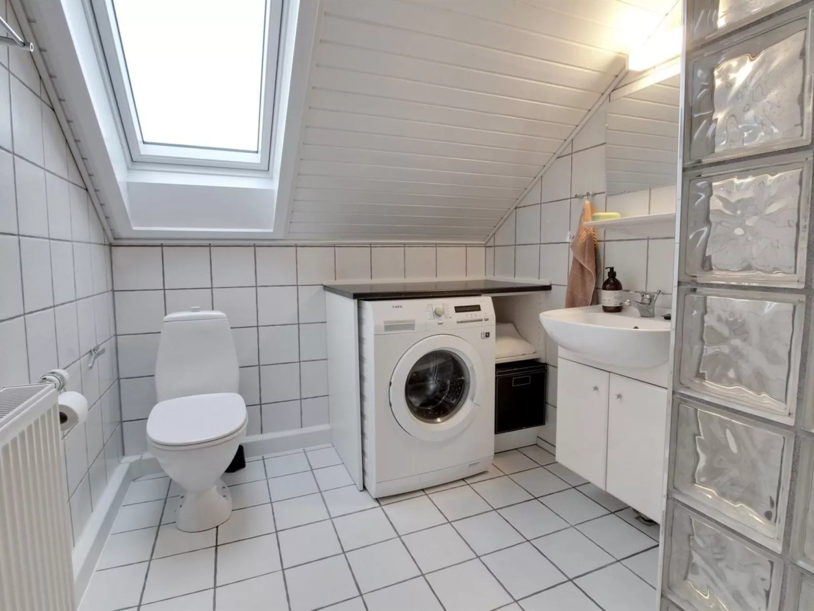 "Aslef" - 2.3km from the sea-Binnen