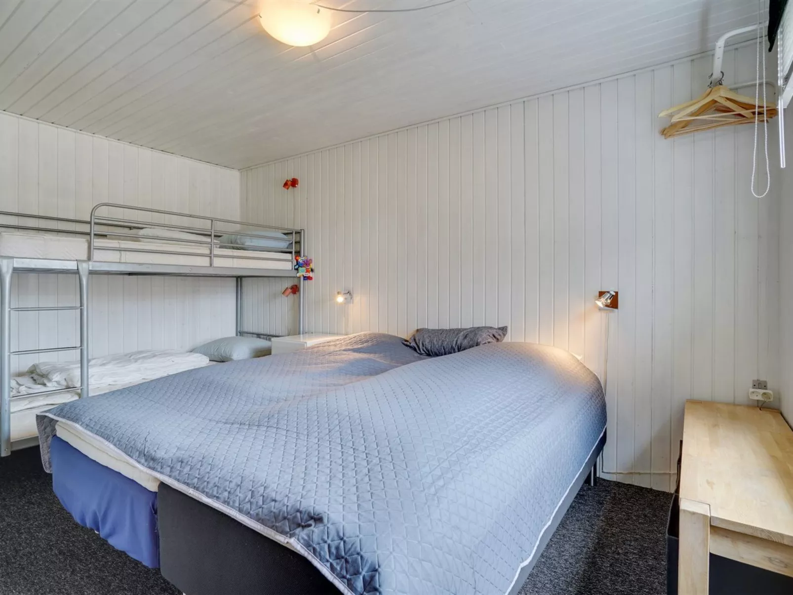 "Sigurd" - 20m from the sea-Binnen