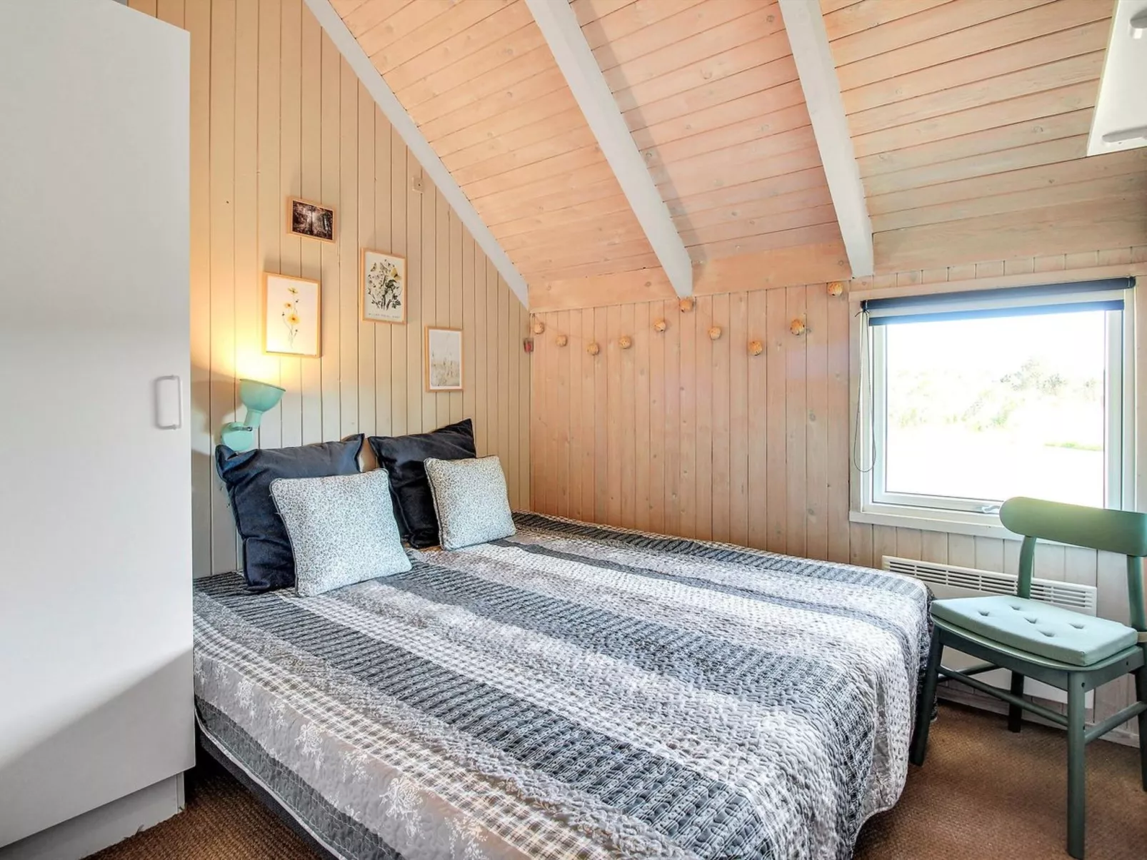 "Annalise" - 1km from the sea-Binnen