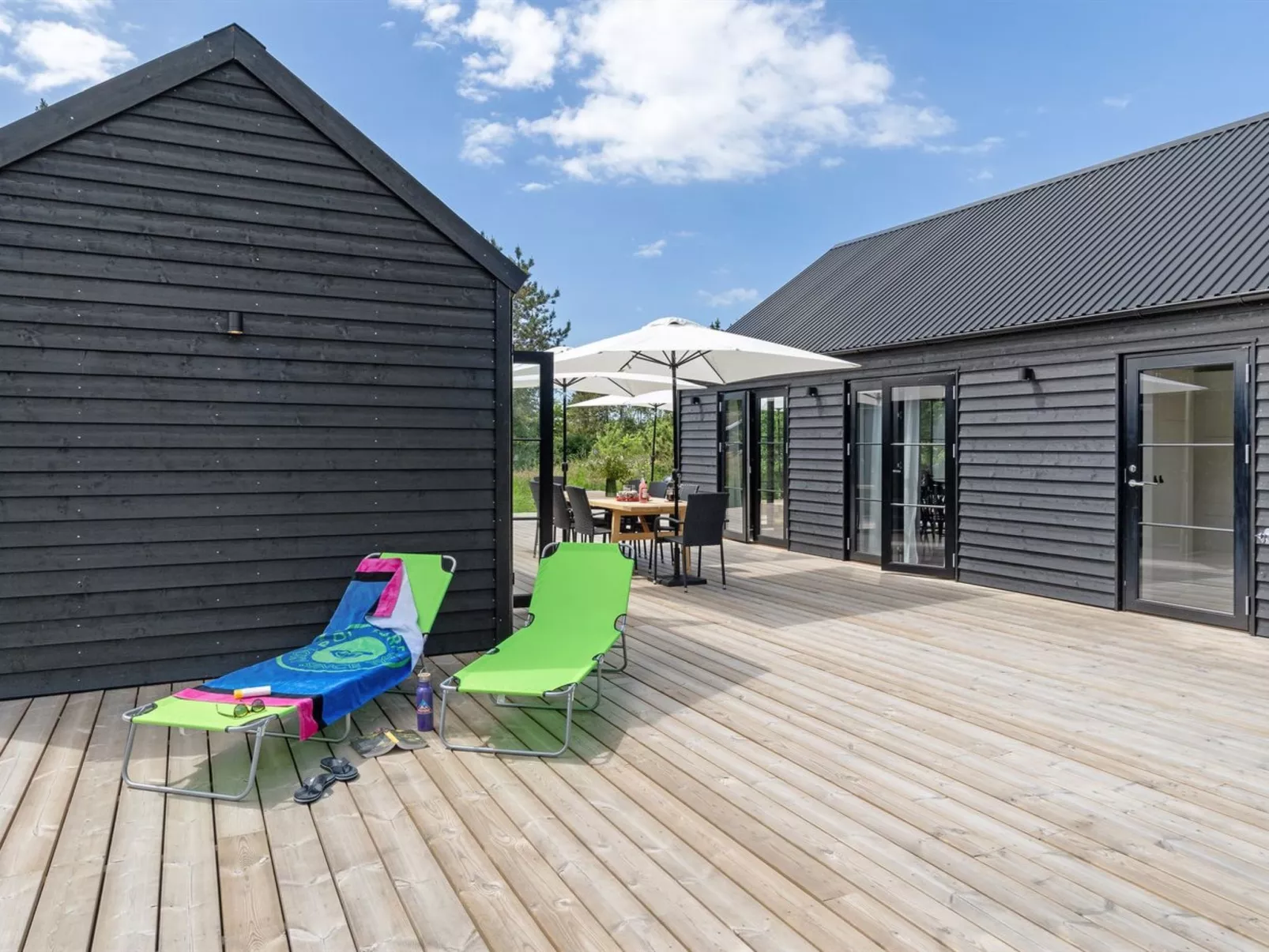 "Henrik" - 100m from the sea-Buiten