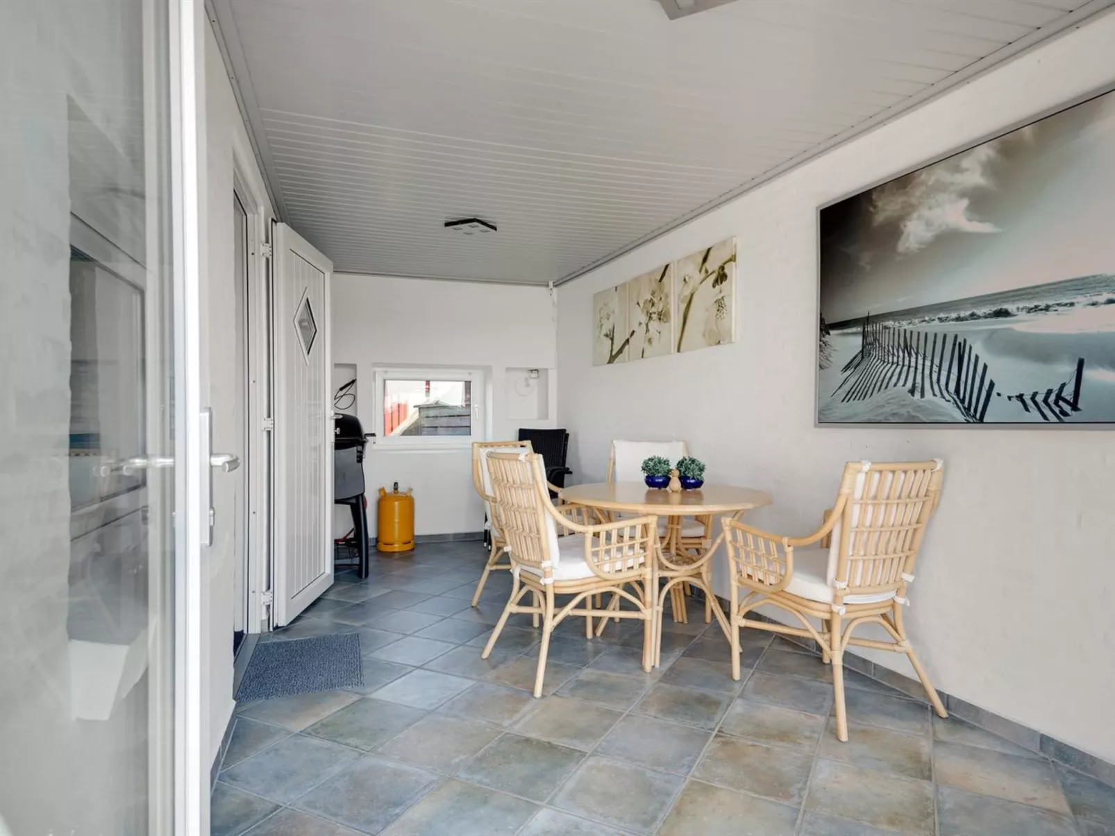 "Helfrida" - 350m from the sea-Binnen