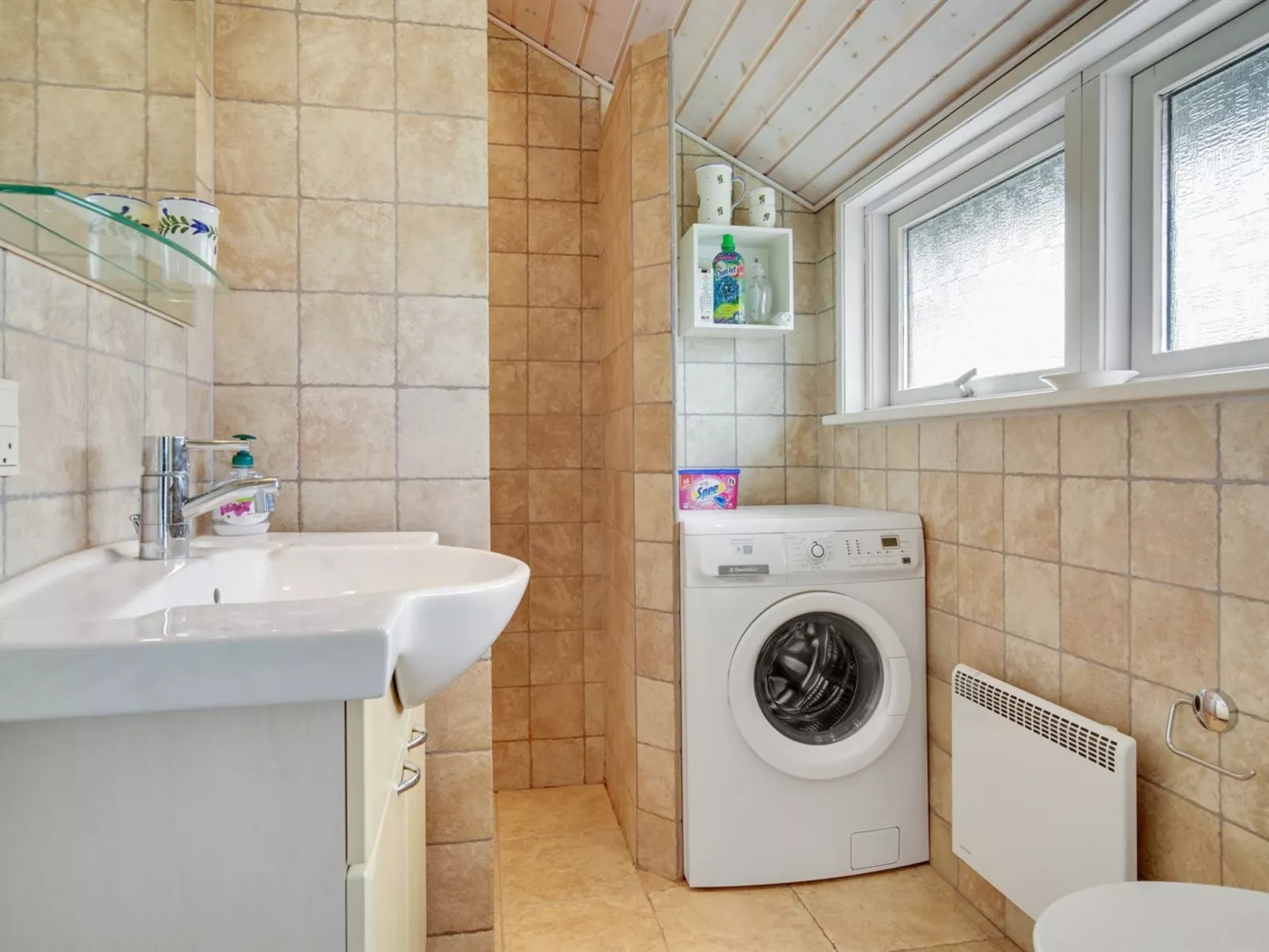 "Miroslava" - 140m from the sea-Binnen