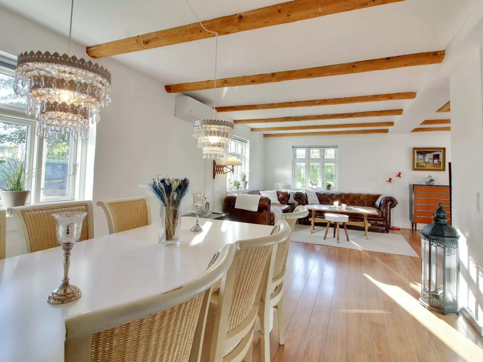 "Iara" - 6km from the sea-Binnen