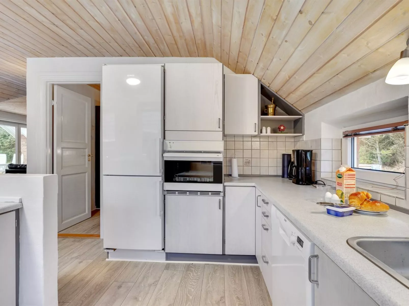 "Lumi" - 800m from the sea-Binnen