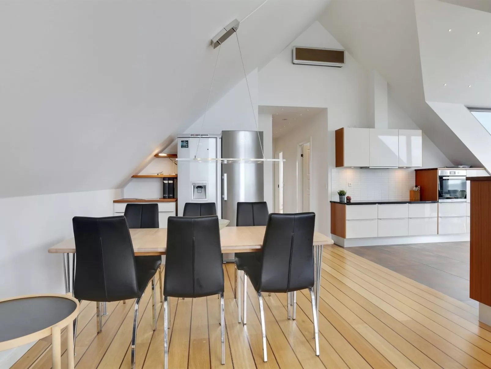 "Femme" - 15m from the sea-Binnen