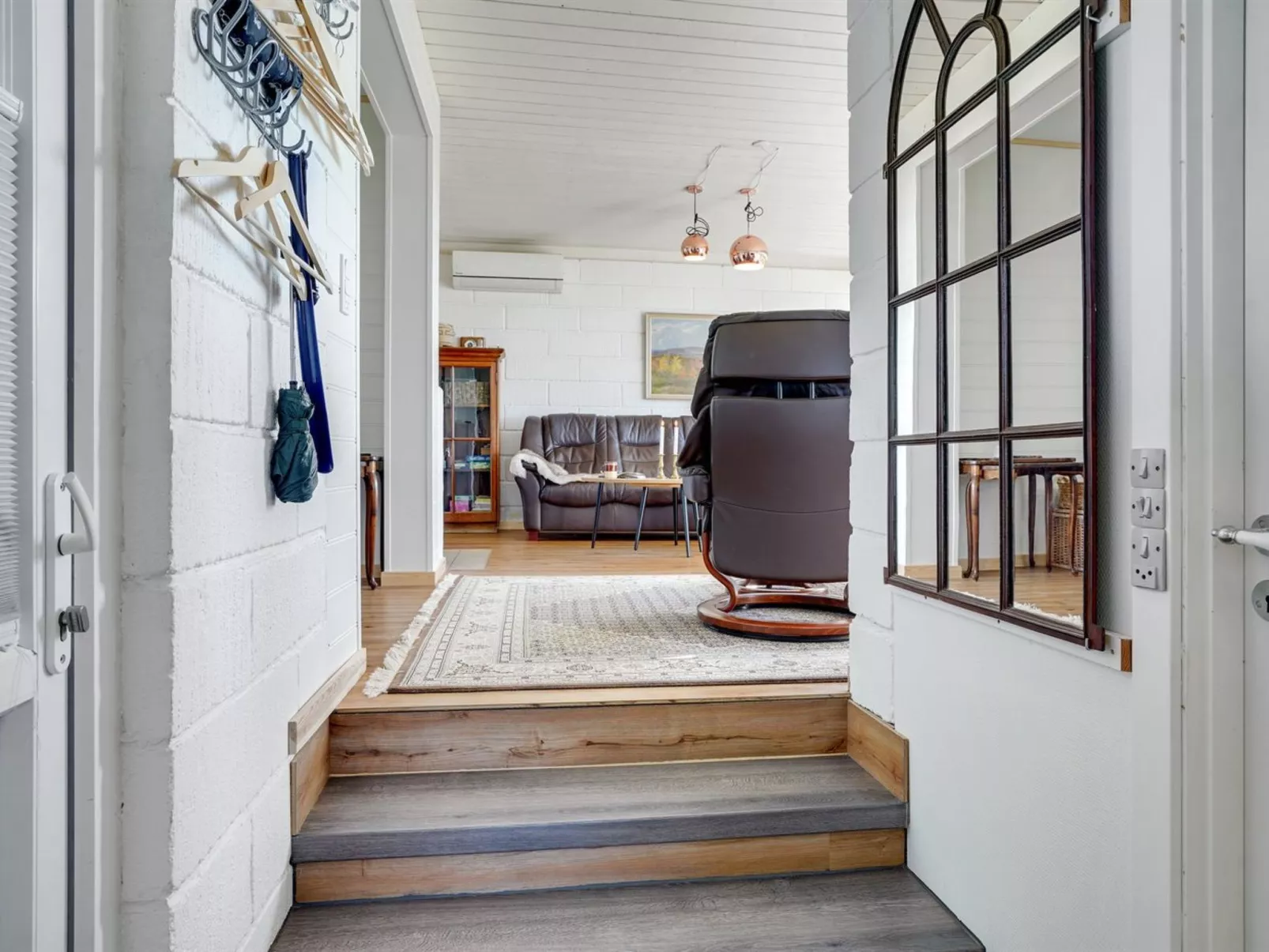 "Tomine" - 500m to the fjord-Binnen