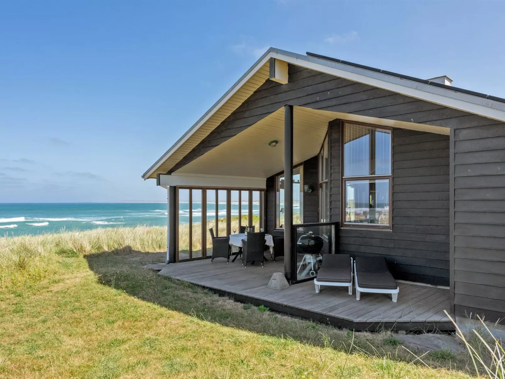 "Arngrim" - 100m from the sea-Buiten