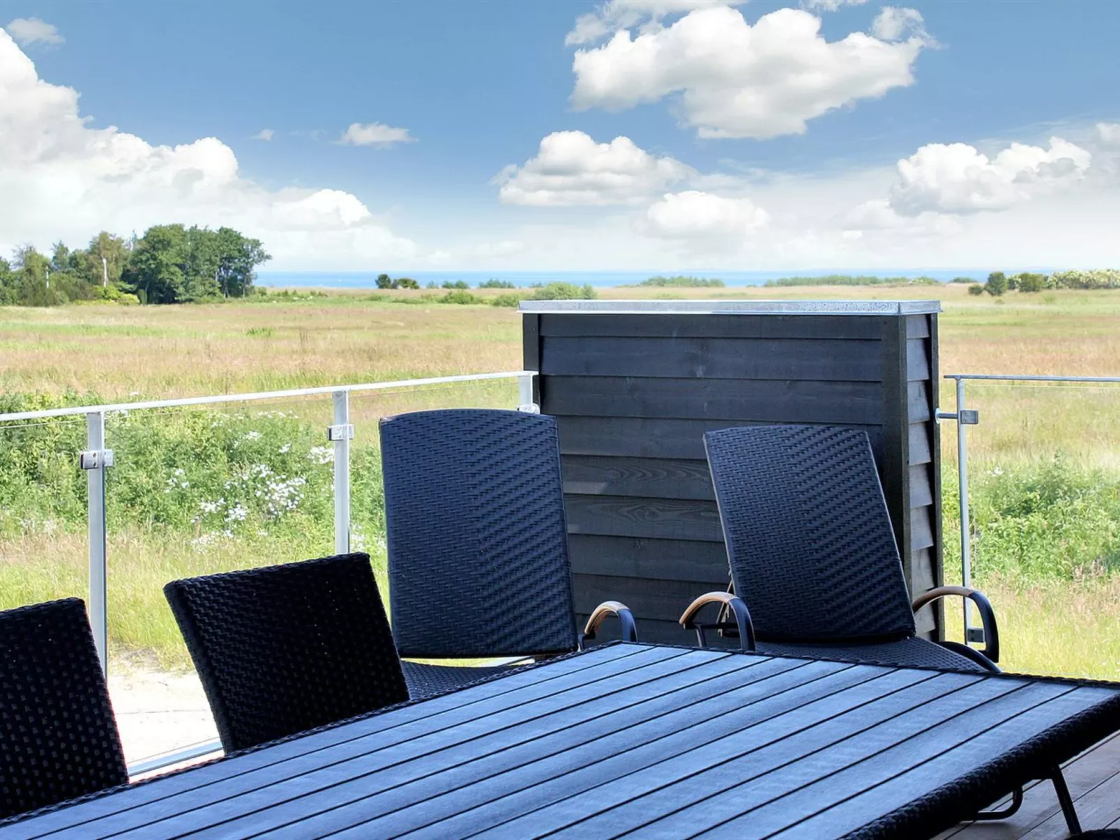 "Ugot" - 750m from the sea-Buiten