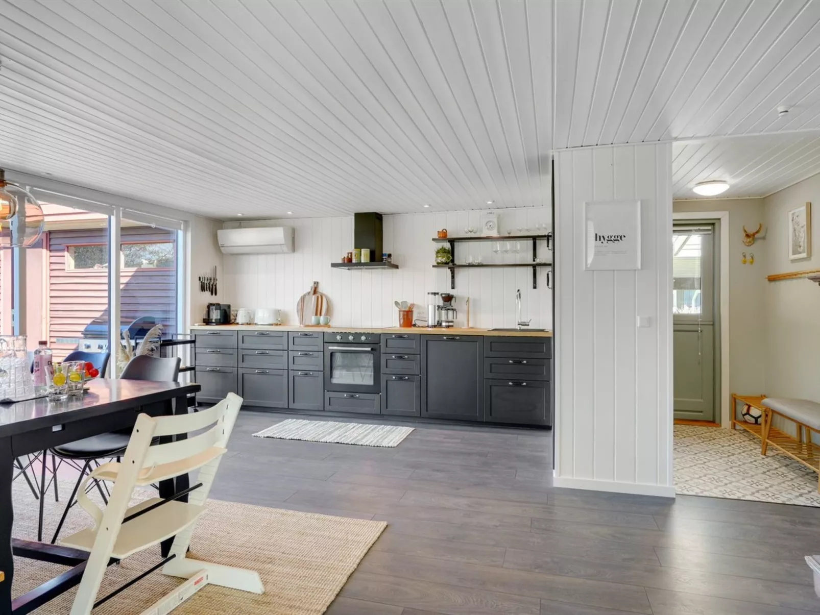 "Sveina" - 600m from the sea-Binnen