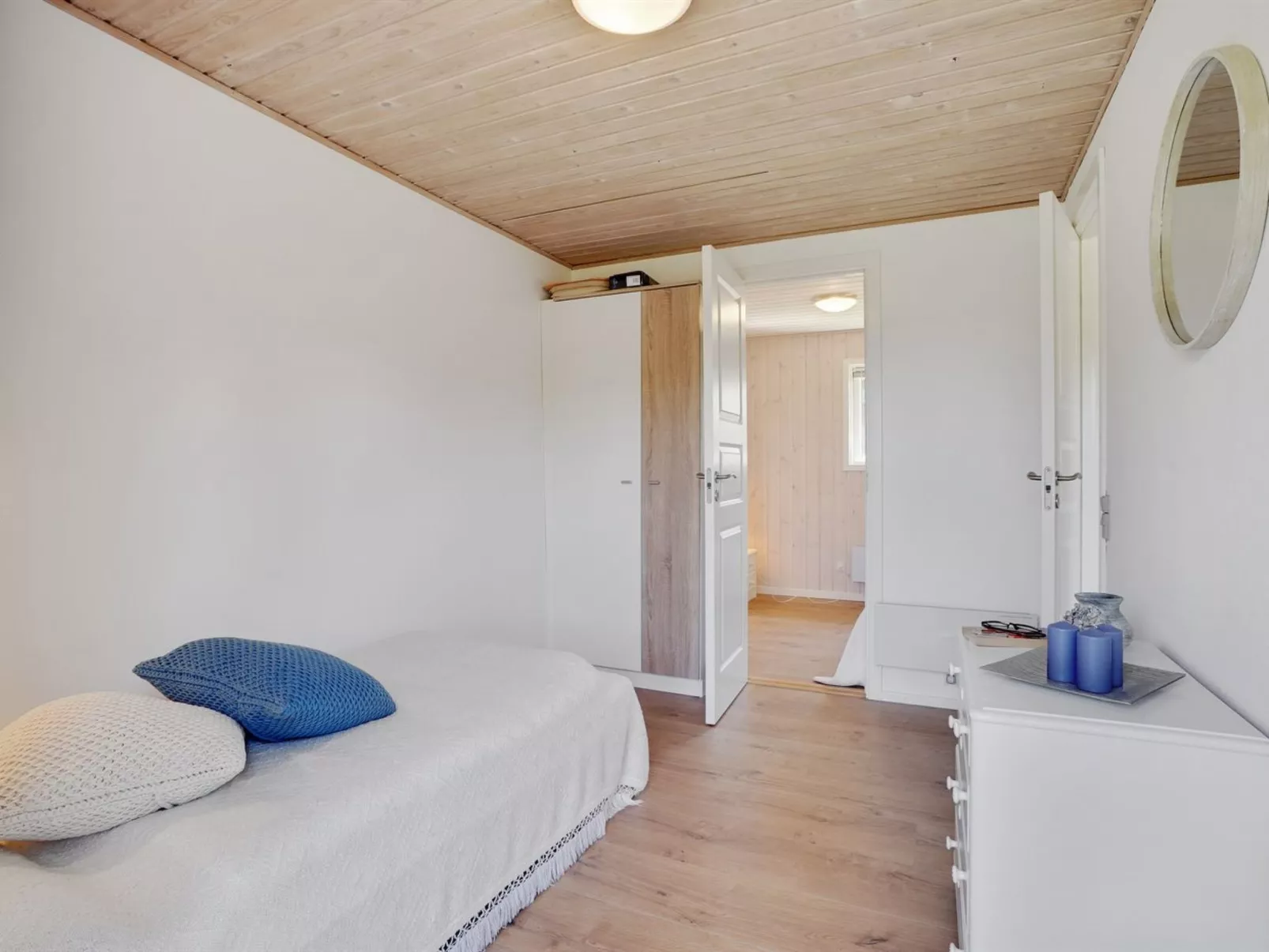 "Josefiina" - 450m to the fjord-Binnen