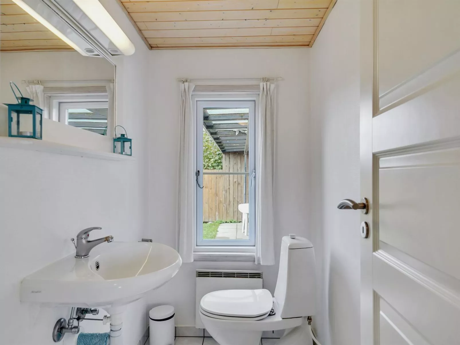 "Tana" - 5m from the sea-Binnen