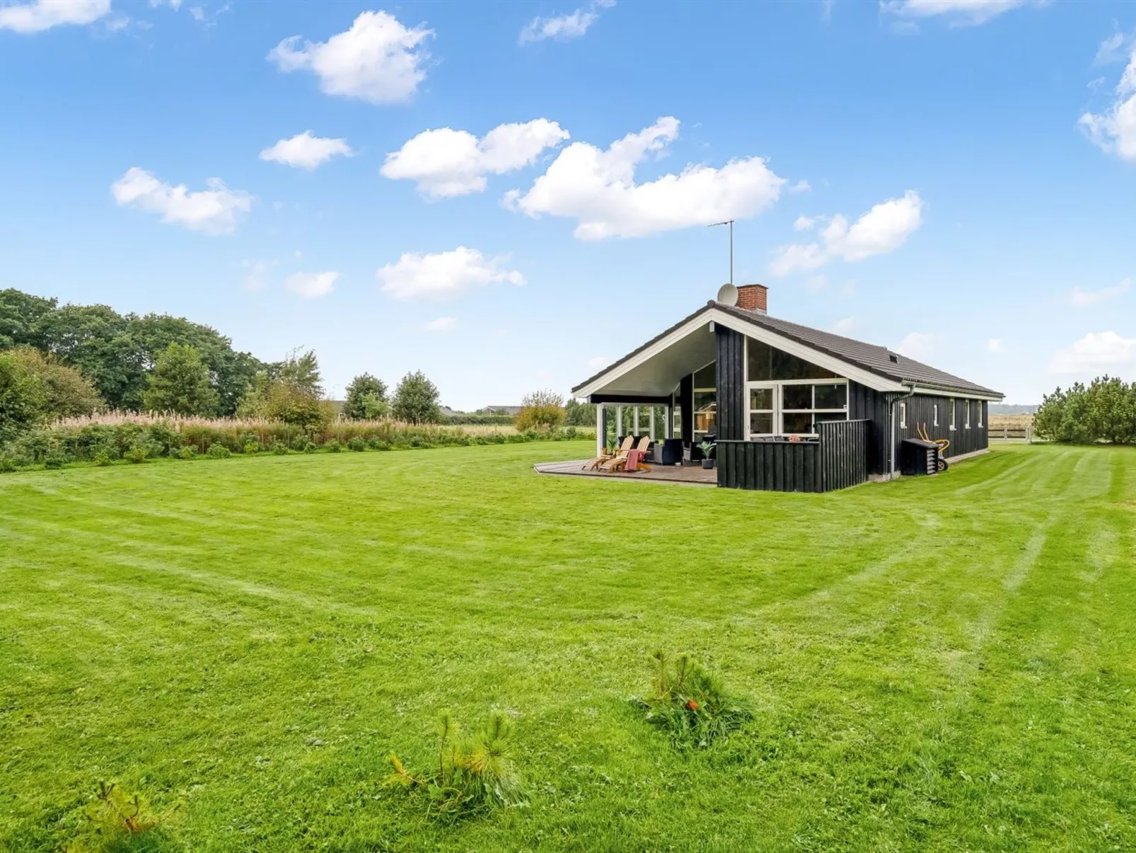 "Femke" - 250m to the fjord-Buiten