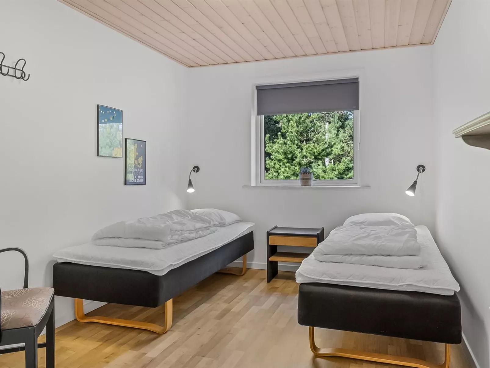 "Bjarka" - 2.9km from the sea-Binnen