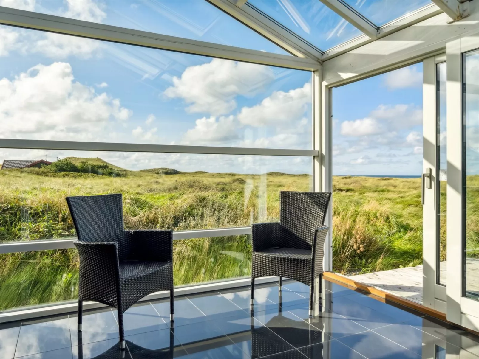 "Simona" - 300m from the sea-Binnen