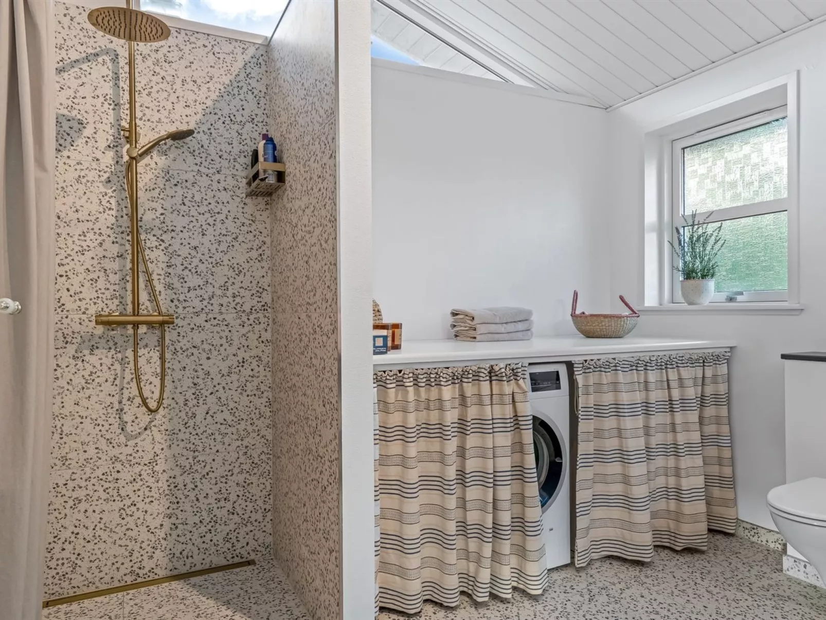 "Onta" - 900m from the sea-Binnen