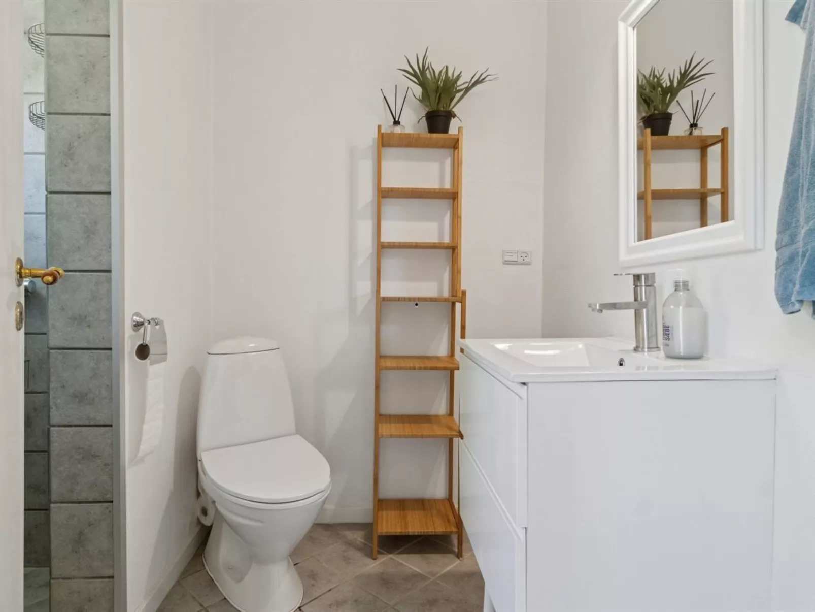 "Ømund" - 600m to the fjord-Binnen