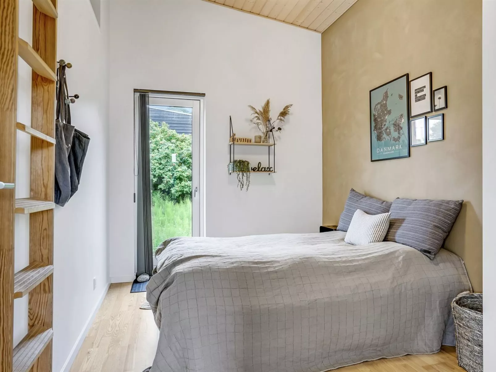 "Anny" - 100m from the sea-Binnen