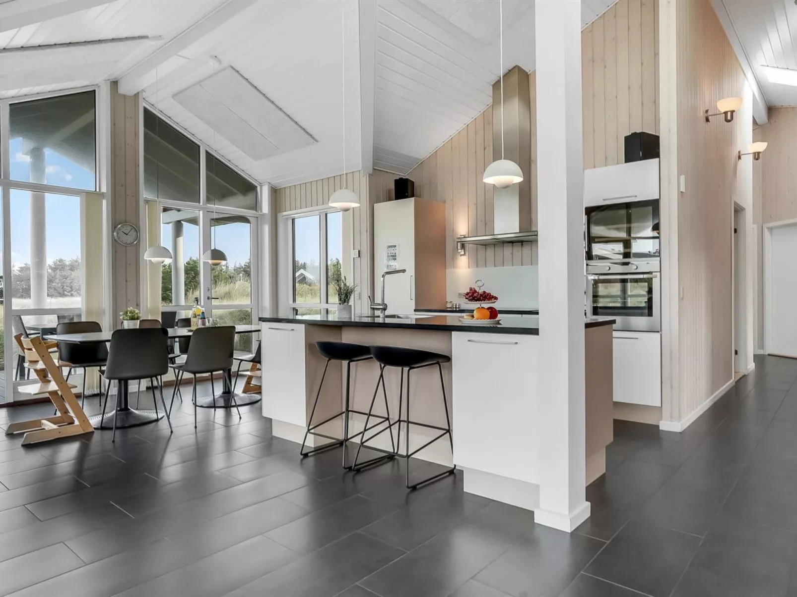 "Eskil" - 656m from the sea-Binnen