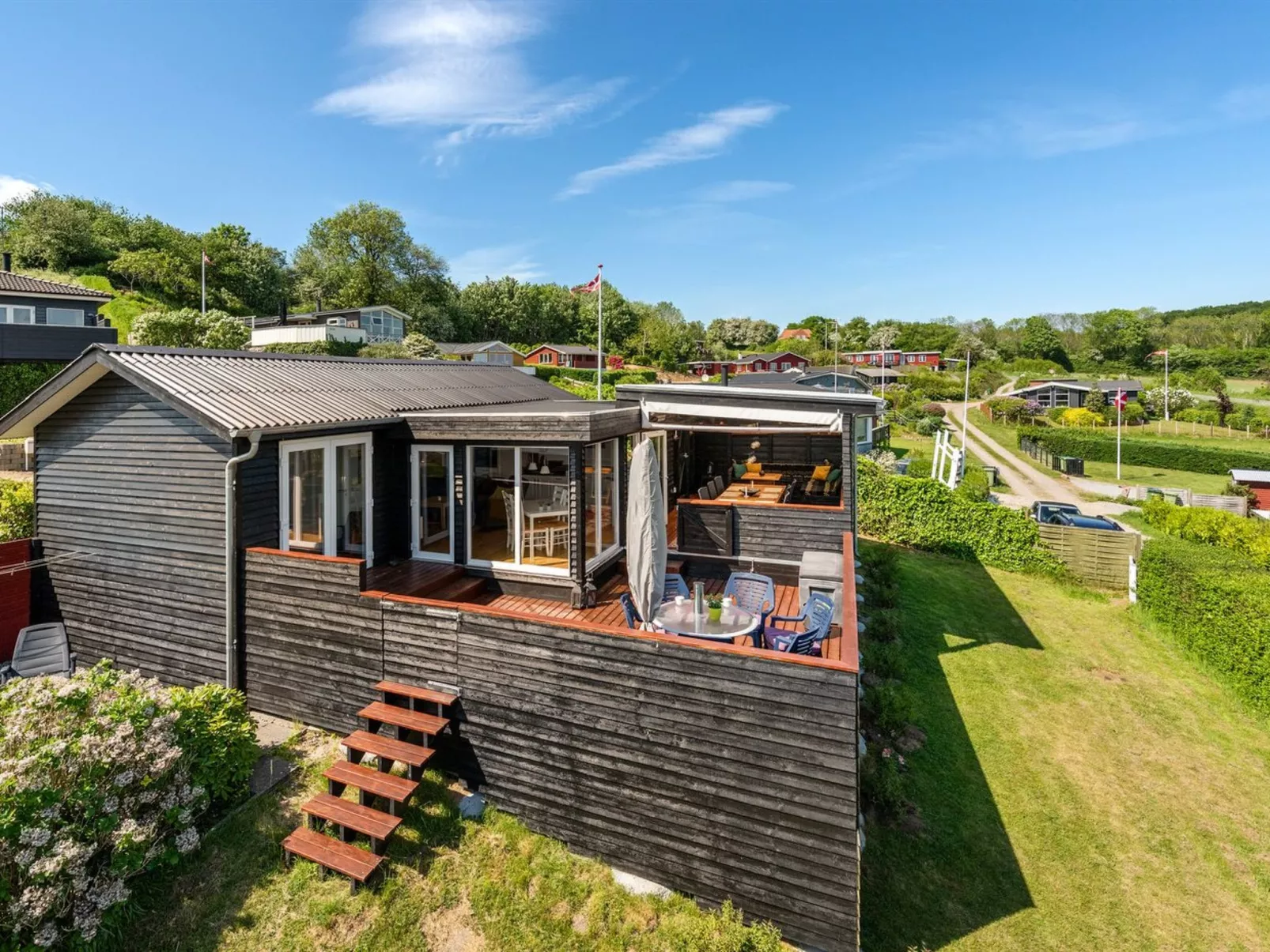 "Axeln" - 300m to the fjord-Buiten