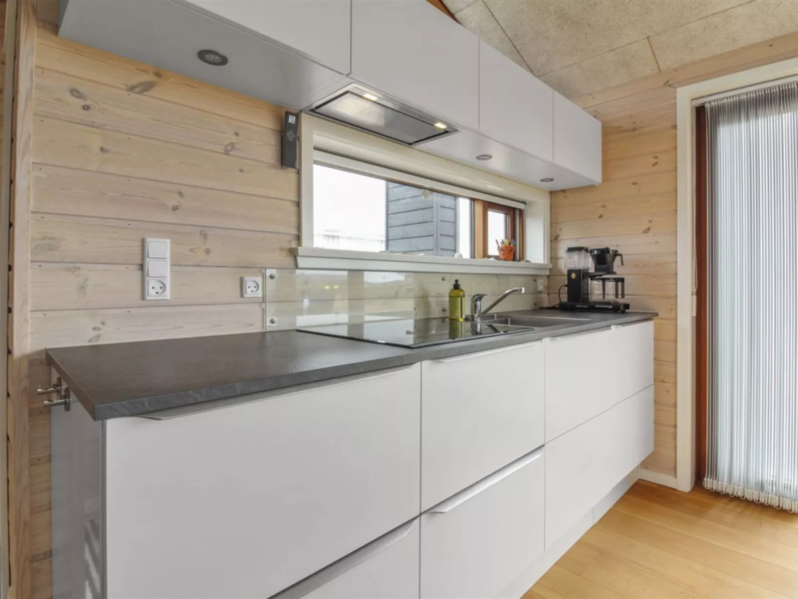 "Tuire" - 250m from the sea-Binnen