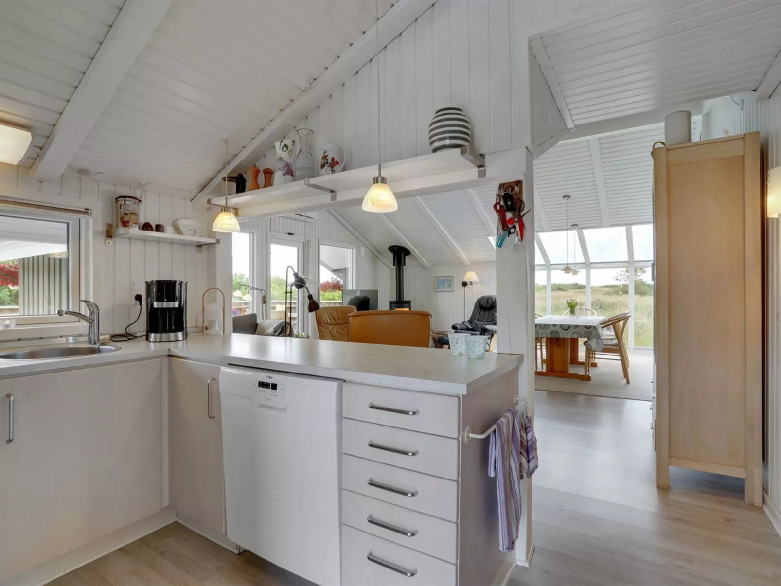 "Arlette" - 1.8km from the sea-Binnen